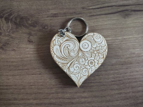 Přívěsek na klíče Srdce s ornamenty