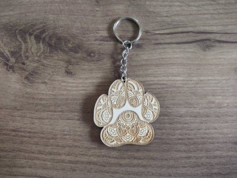 Přívěsek na klíče Tlapka s gravírováním
