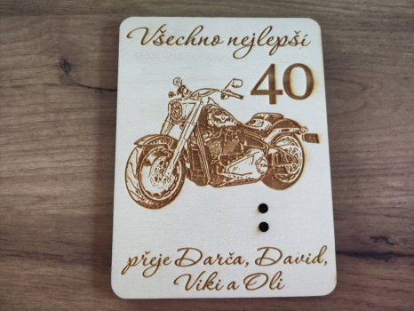 Dřevěné přání k narozeninám s motorkou