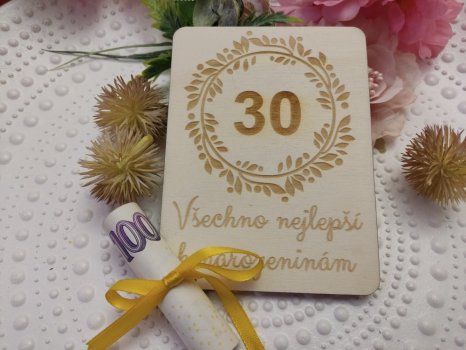 Dřevěné přání k narozeninám s věnečkem