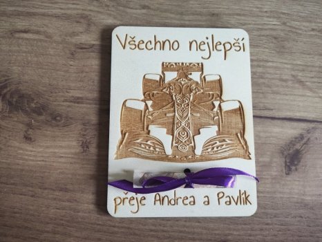 Dřevěné přání k narozeninám pro závodníky