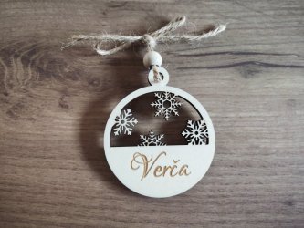 Dřevěná jmenovka na dárek se jménem