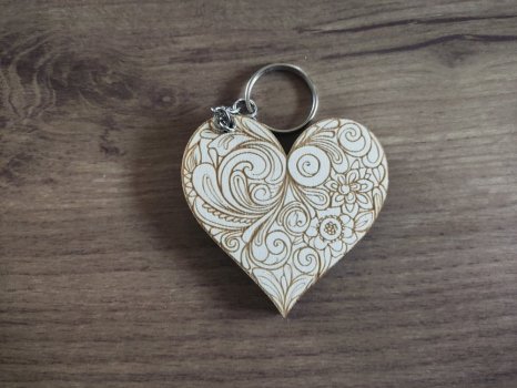 Přívěsek na klíče Srdce s ornamenty