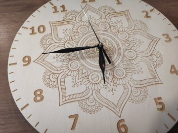 Dřevěné dárky a dekorace se jménem z vlastní dílny
