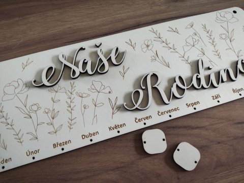 Rodinný kalendář Naše rodina květy s gravírovanými jmény
