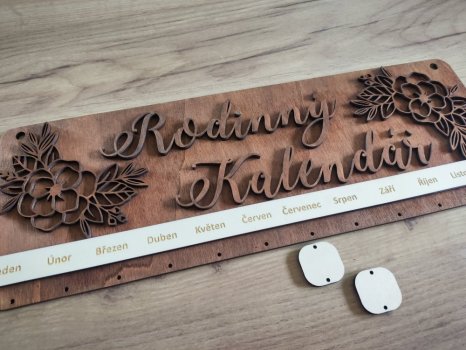 Rodinný kalendář s gravírovanými jmény Ludmila